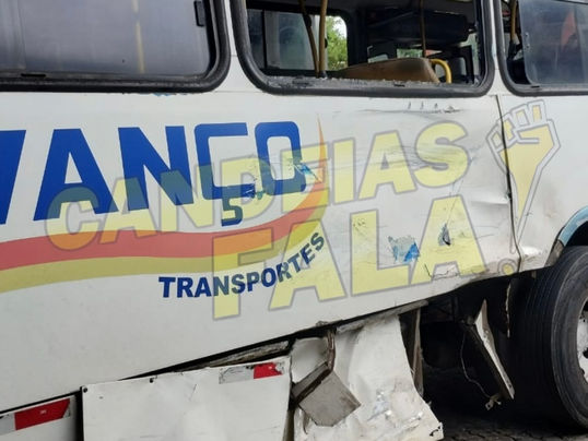 Candeias: Acidente com ônibus da Avanço desespera passageiros em Menino Jesus