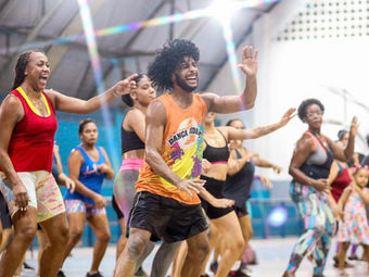Dança Cidade: Projeto leva mistura de ritmos e contagia moradores nas praças e ginásio de Candeias