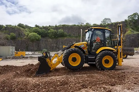 JCB-4CX-AWESOMEEARTHMOVERS-00062-1-scaled.webp