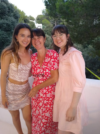 mum sophie jess menorca .jpeg