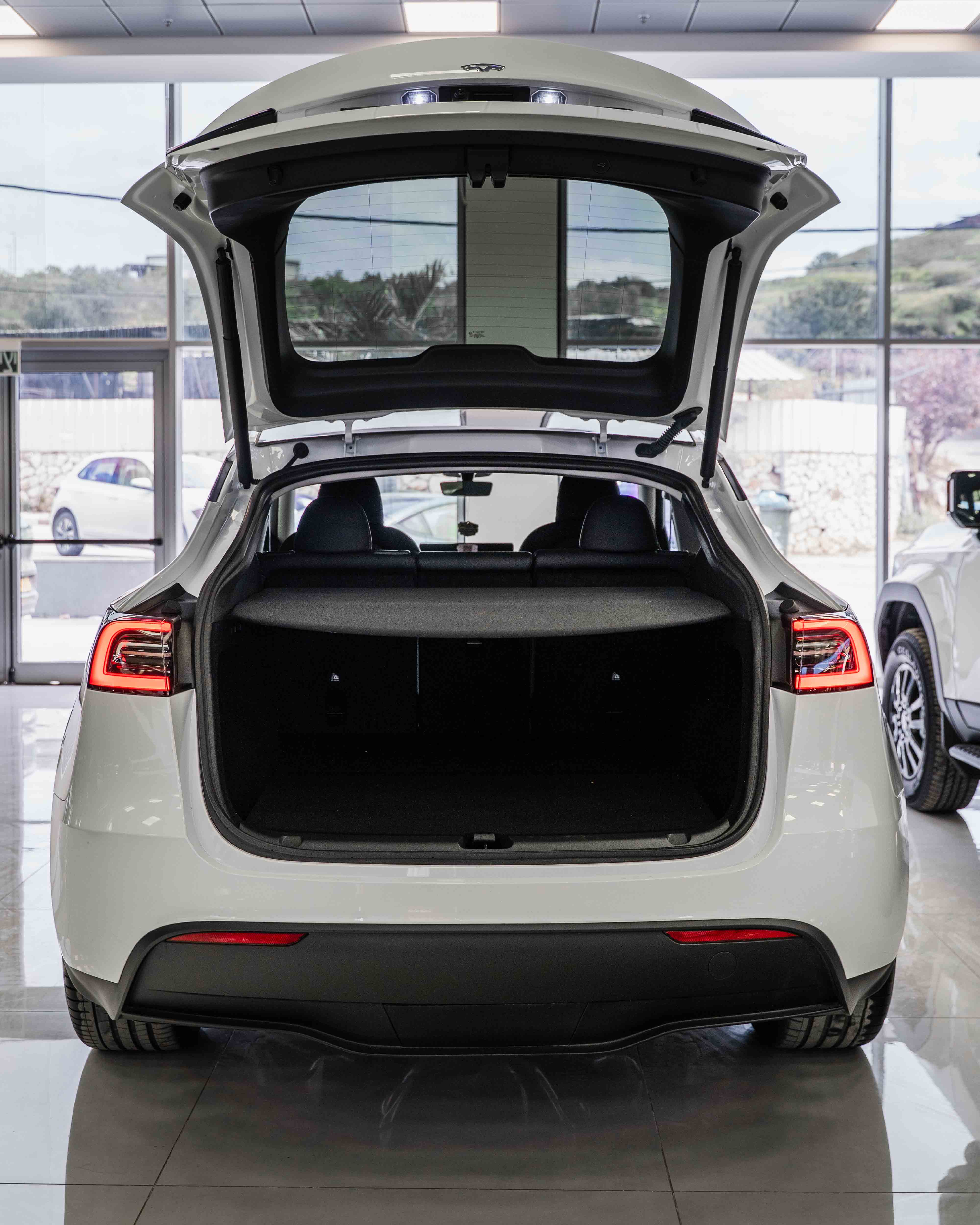 תמונות רכב טסלה MODEL Y