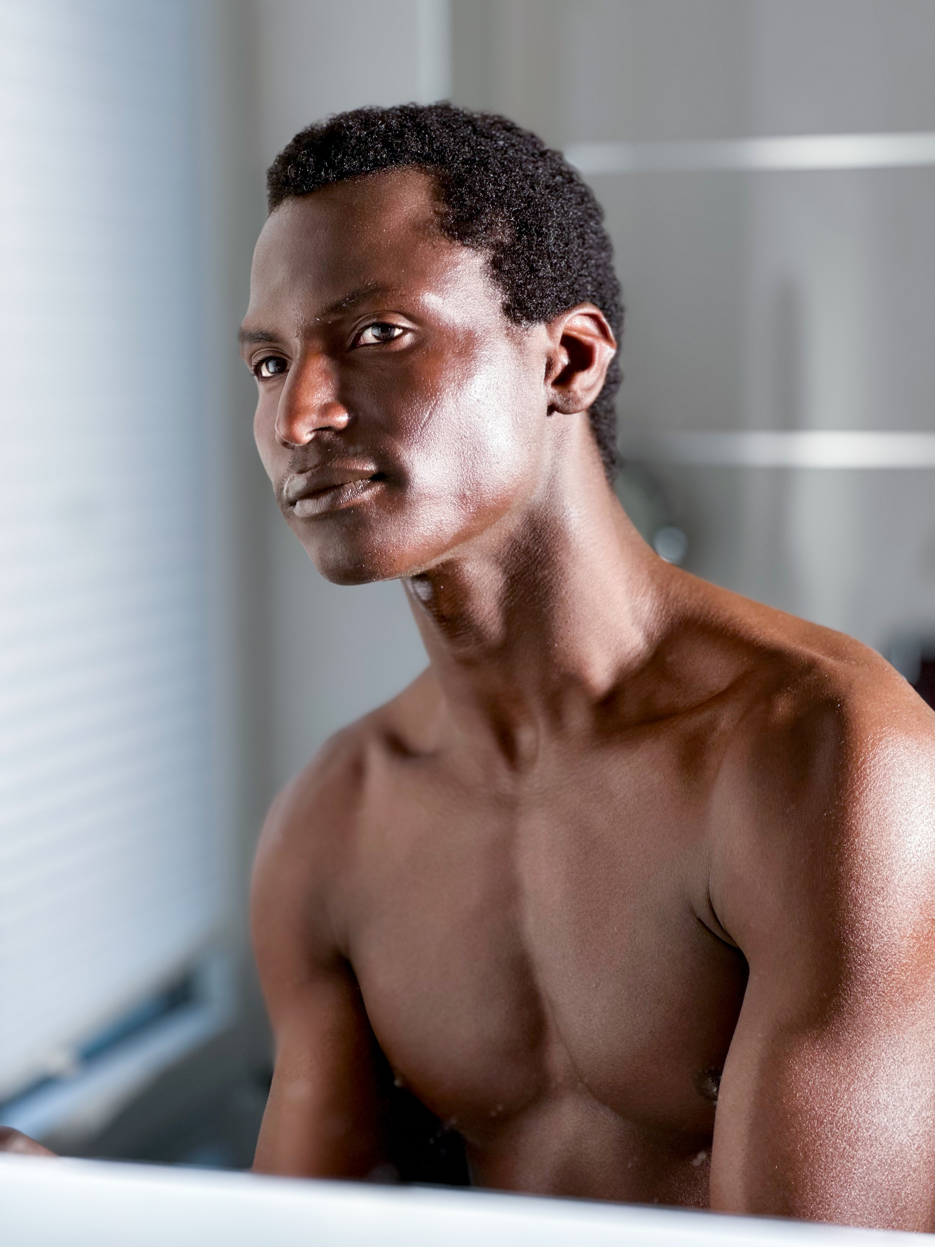 Sekou Skin Instagram profile showcasing natural beauty, skincare product highlights, and customer reviews, followed by 214k followers.