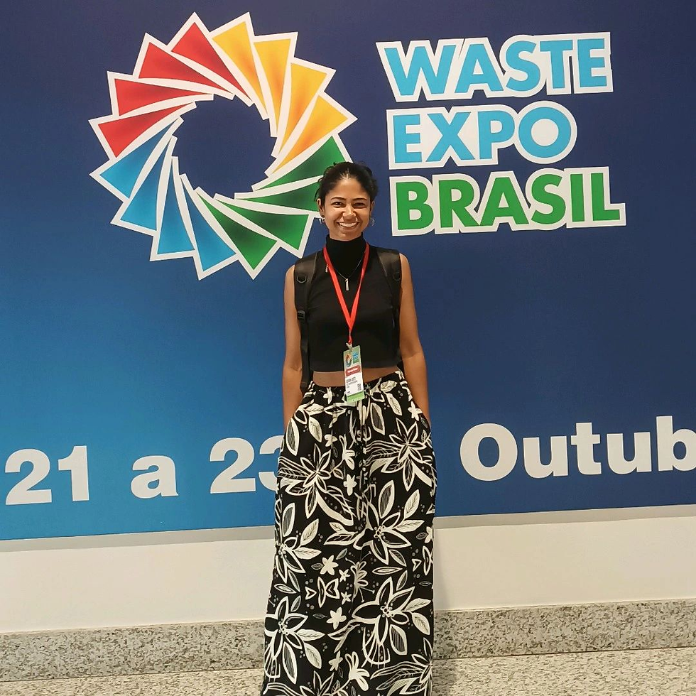 Participação de Giovanna na WasteExpo Brasil, maior feira da América Latina dedicada à gestão de resíduos sólidos, reciclagem, limpeza pública e saneamento urbano / Arquivo Pessoal.