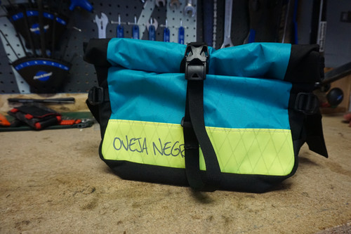 oveja negra hip pack