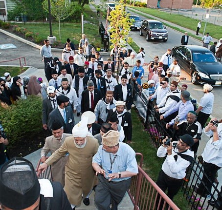 Hadhrat Mirza Masroor Ahmad visits Ahmadiyya Mosque in Dayton, Ohio 
