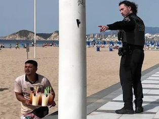 Benidorm Police Seek Undercover Beach Patrols in Crackdown on Illegal Mojito Sellers
