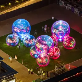 Bubble sculpture draws 42,000 visitors