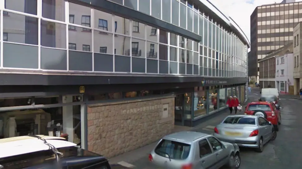 New Minibus Parking Trial Aims to Improve Accessibility in St Helier