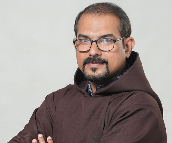 Br Vinod Mangattil (2)_edited.jpg