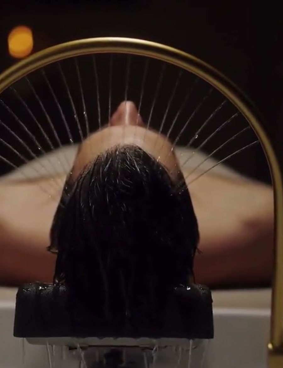 Warm water arch of the head spa ritual