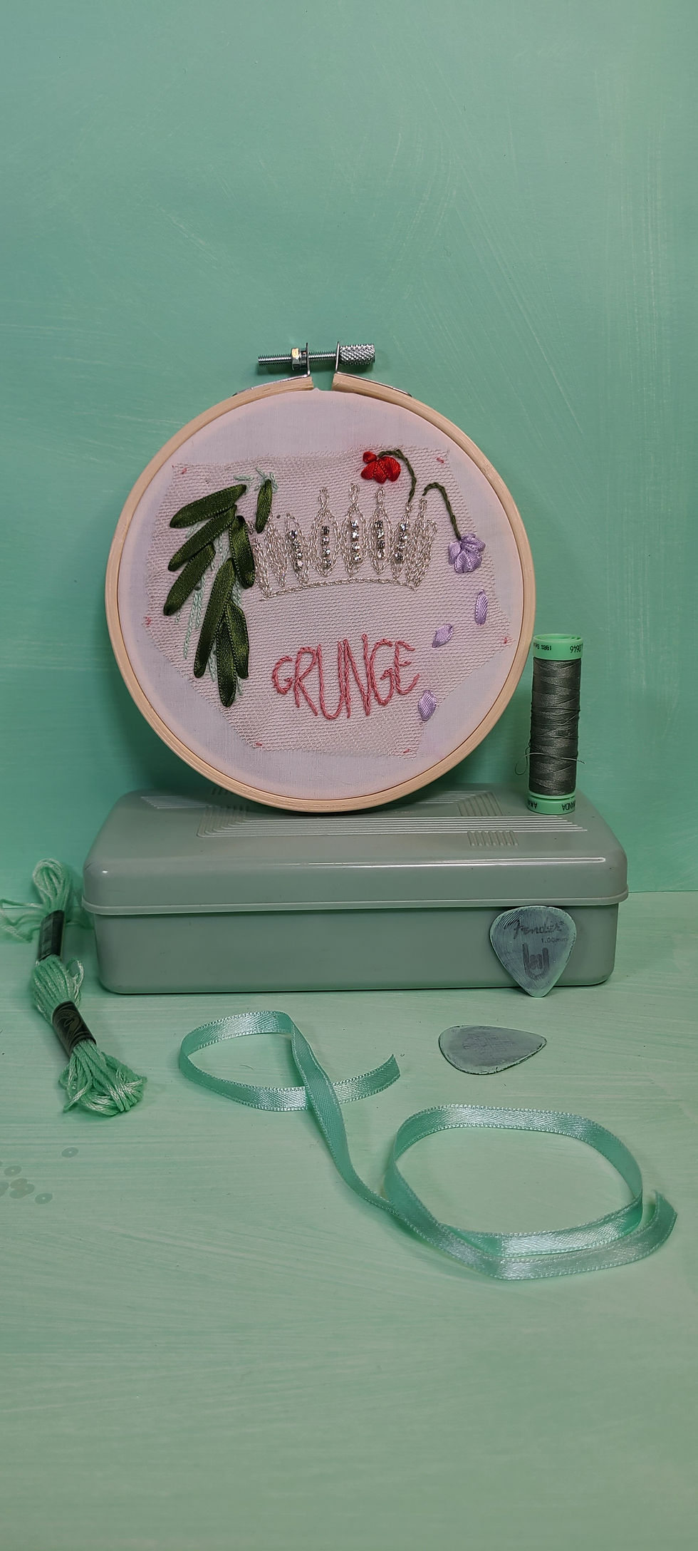 Miniature : Kit broderie niveau initié "GRUNGE GIRL"