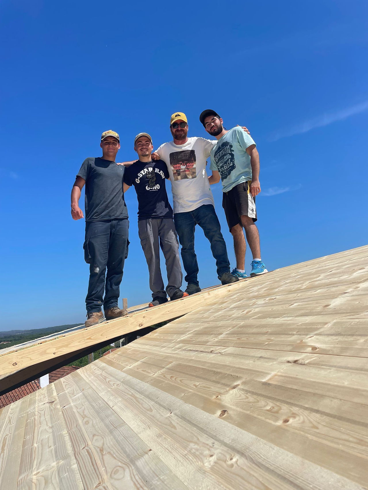construção telhado em madeira