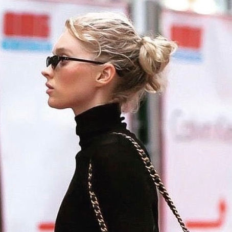 Crowning Glory: Hairstyles to Elevate Your Outfits