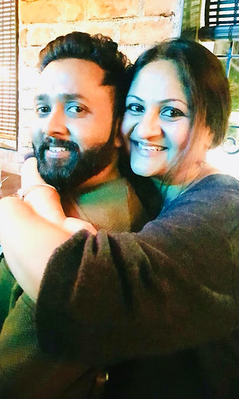 Poornima Rathee and her husband together.