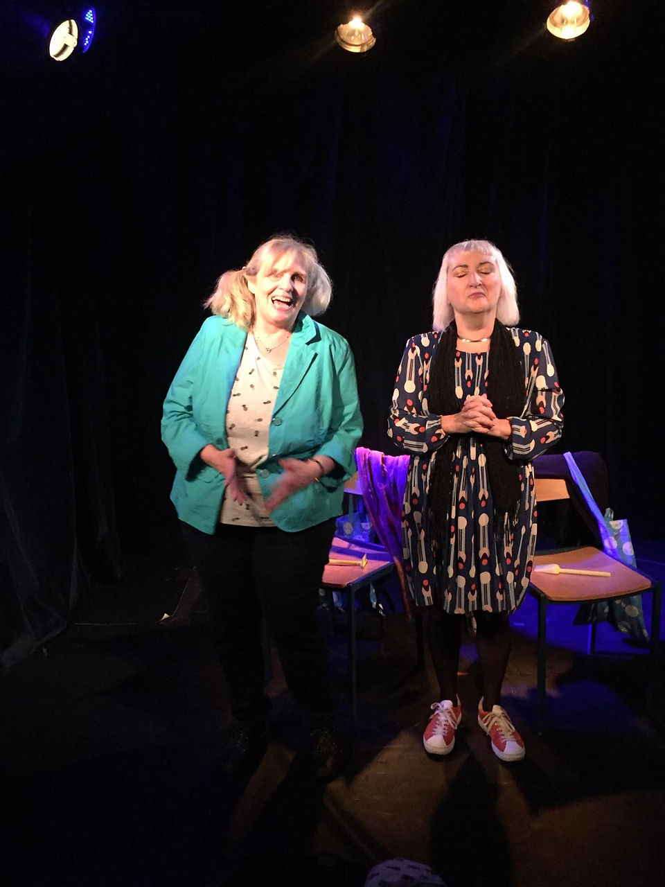 Deux petites dames vers le nord