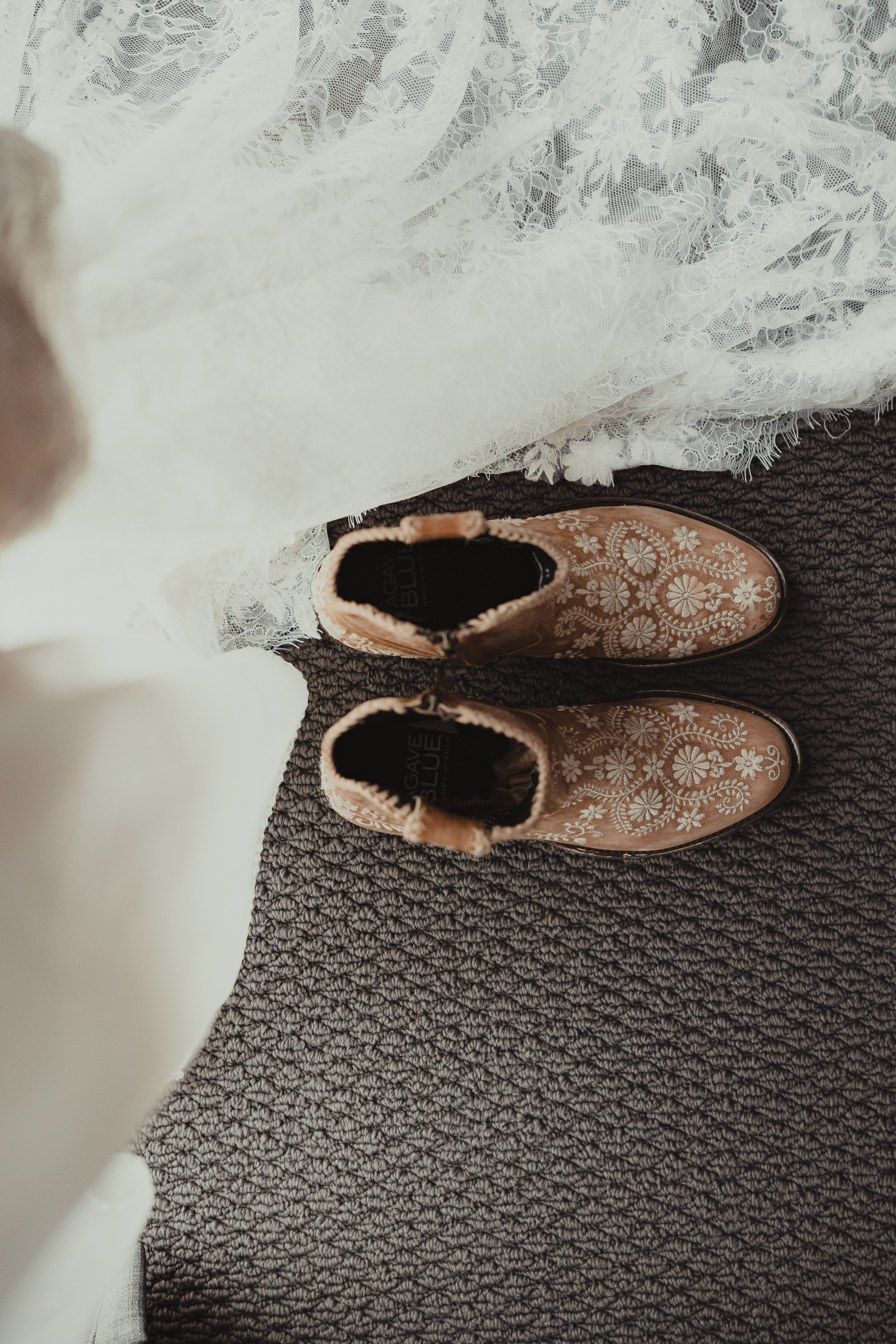 Scott & Emily — photo 14 of 18