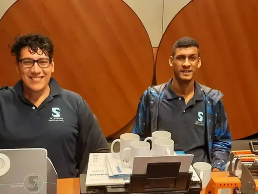 Memórias Inesquecíveis: Como a Caricatura Digital da SouzaArte Transforma Seu Evento no RJ.