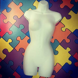 #PortaBlusas #Bluseros #Largos #Gruesos #ManiquiesYExhibidores #MK #Guayaquil #Ecuador