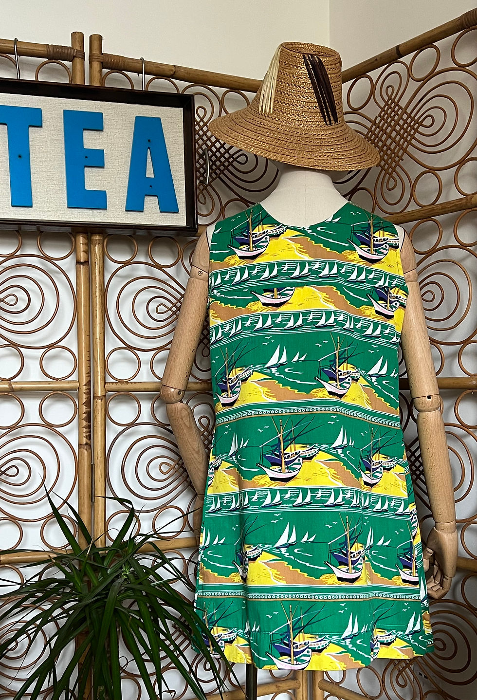 Thumbnail: Stunning 1970s Green Sailing Print Slip Over Beach Dress Rear  View