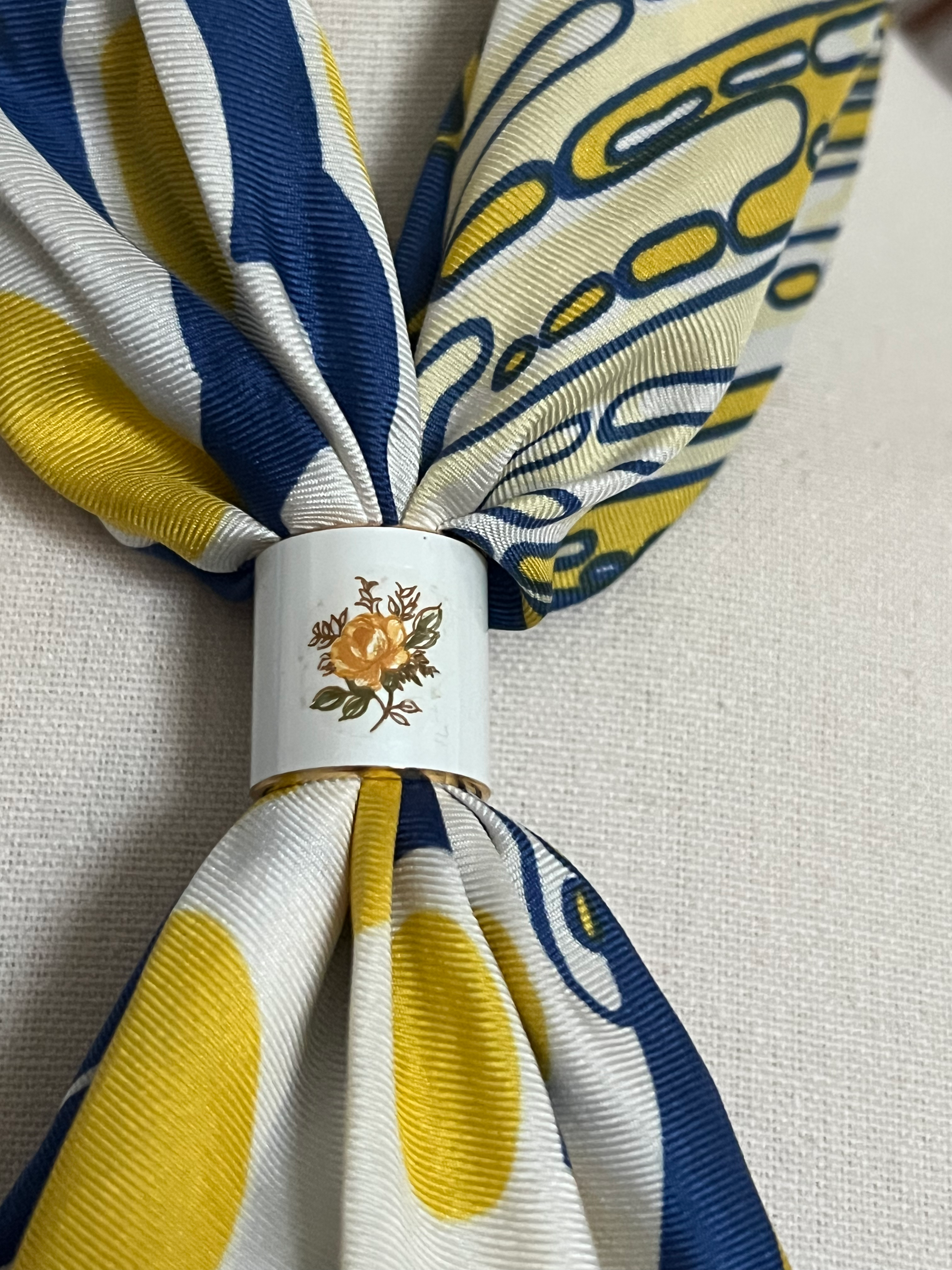 1970s White Enamel Floral Print Scarf Toggle Front View