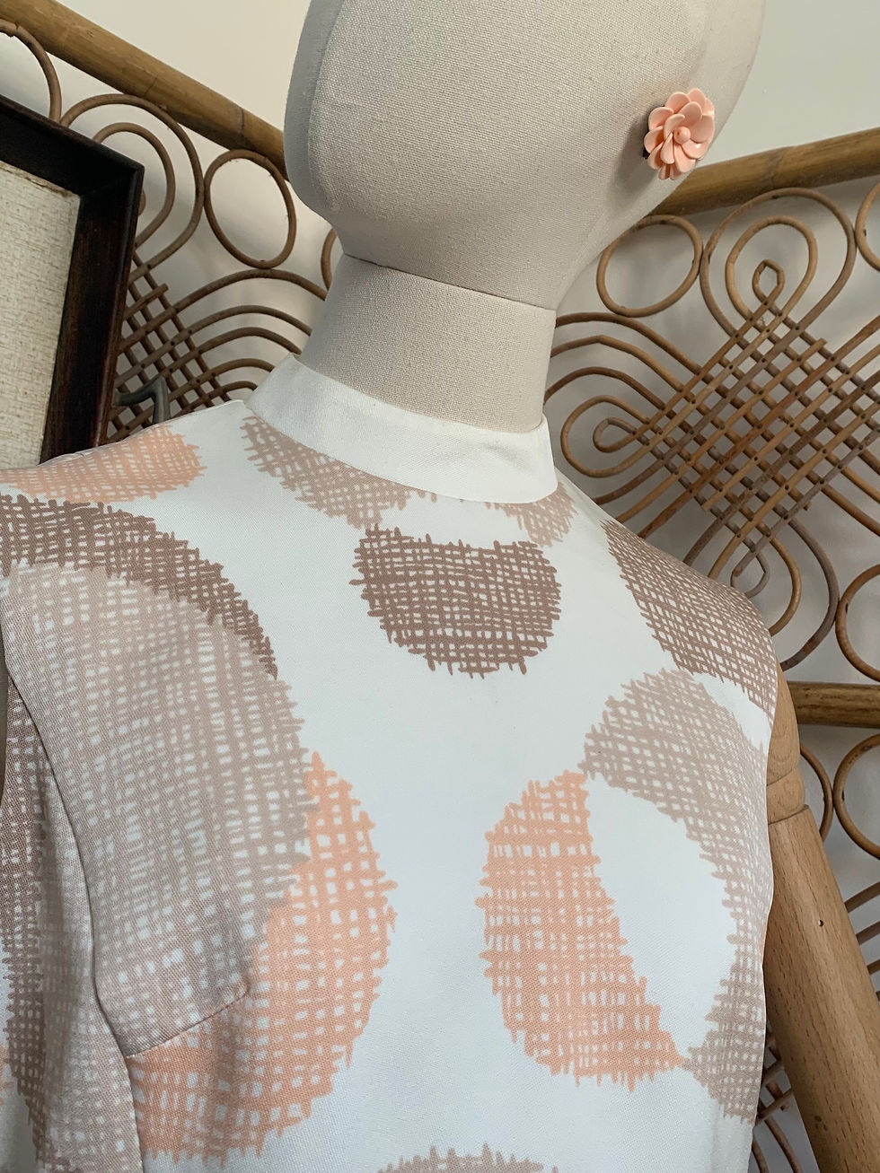 Thumbnail: White 60s Mod Dress, Brown and Peach Swirl Pattern collar view