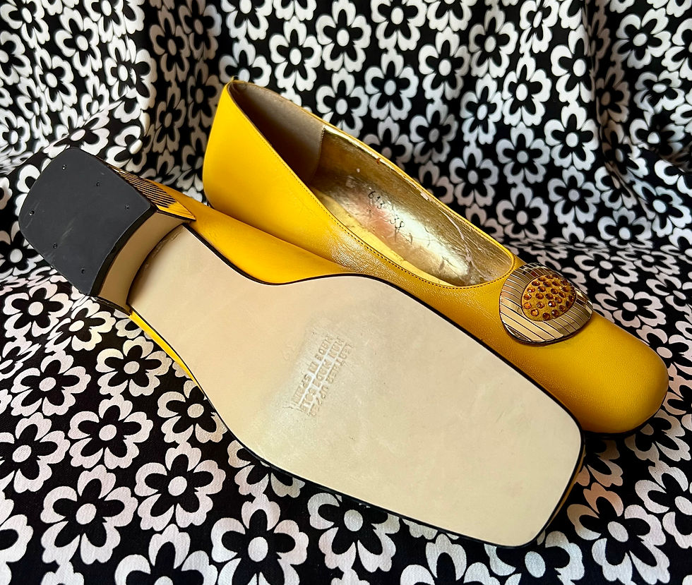 Thumbnail: Vintage Mustard Yellow Vintage Low Heel Court Shoes sole view