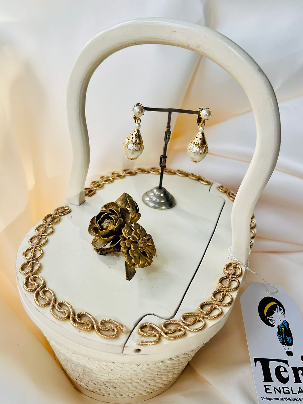 Thumbnail: Original Wooden 1950s 60s Cream Gold Miami Box Bag Front Top Lid  View