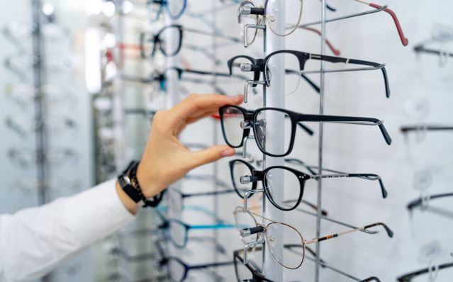 row-glasses-opticians-eyeglasses-shop-st