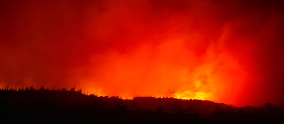 All three wildfires remain out of control, 203 structures lost in Kingston fire