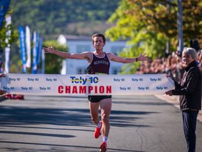 Andrew Davies and Kate Bazeley win Tely 10 Road Race