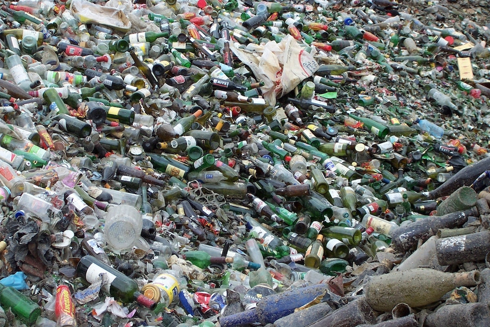 Which is Better For The Environment? Glass or Recycled Plastic (rPET)?