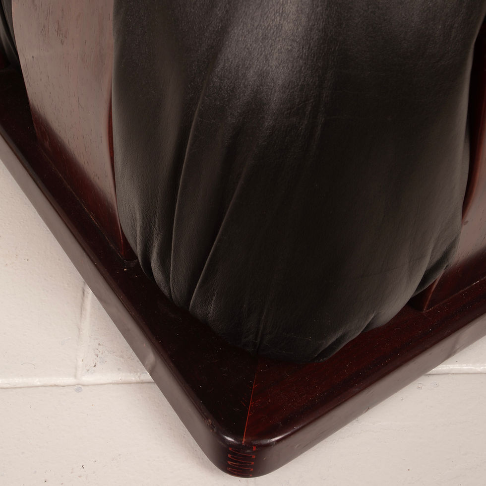 Miniatura: Dragone Pouf in Leather and Padouk by Luciano Frigerio for Frigerio di Desio