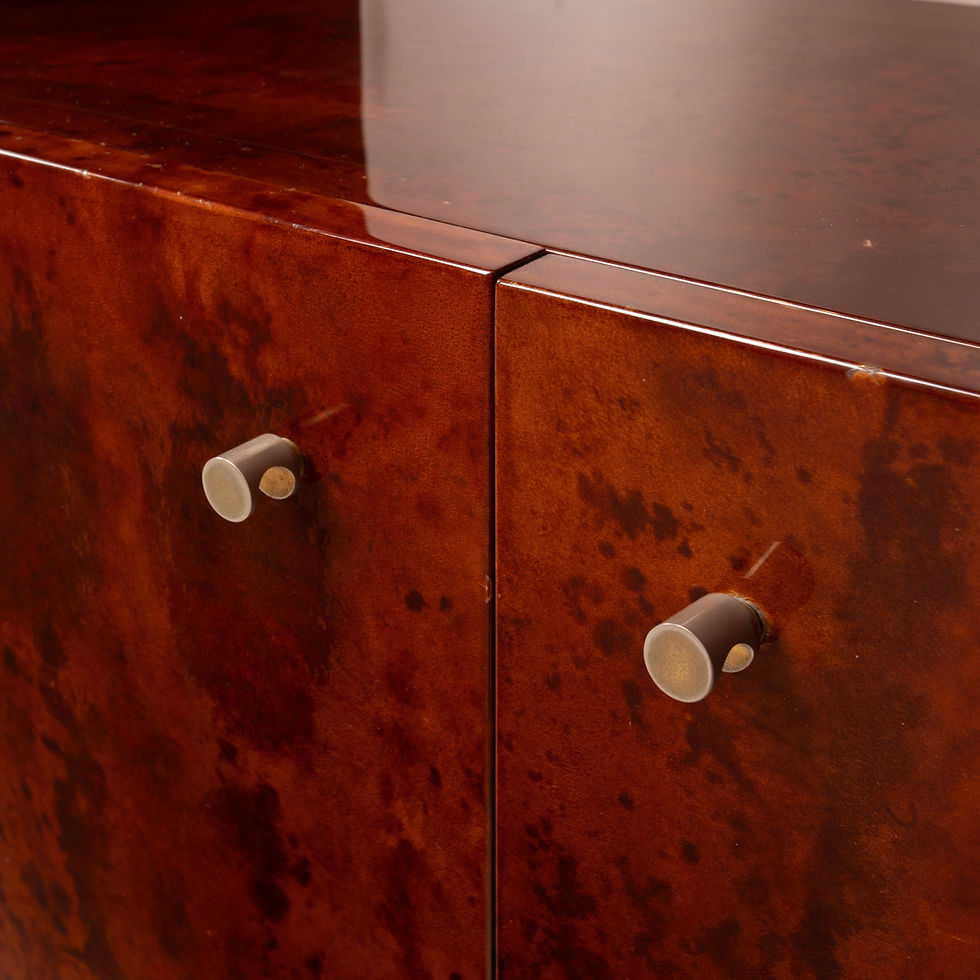 الصورة المصغرة: Parchment bookcase mod. 2073/1 by Aldo Tura for Tura Milano 1960