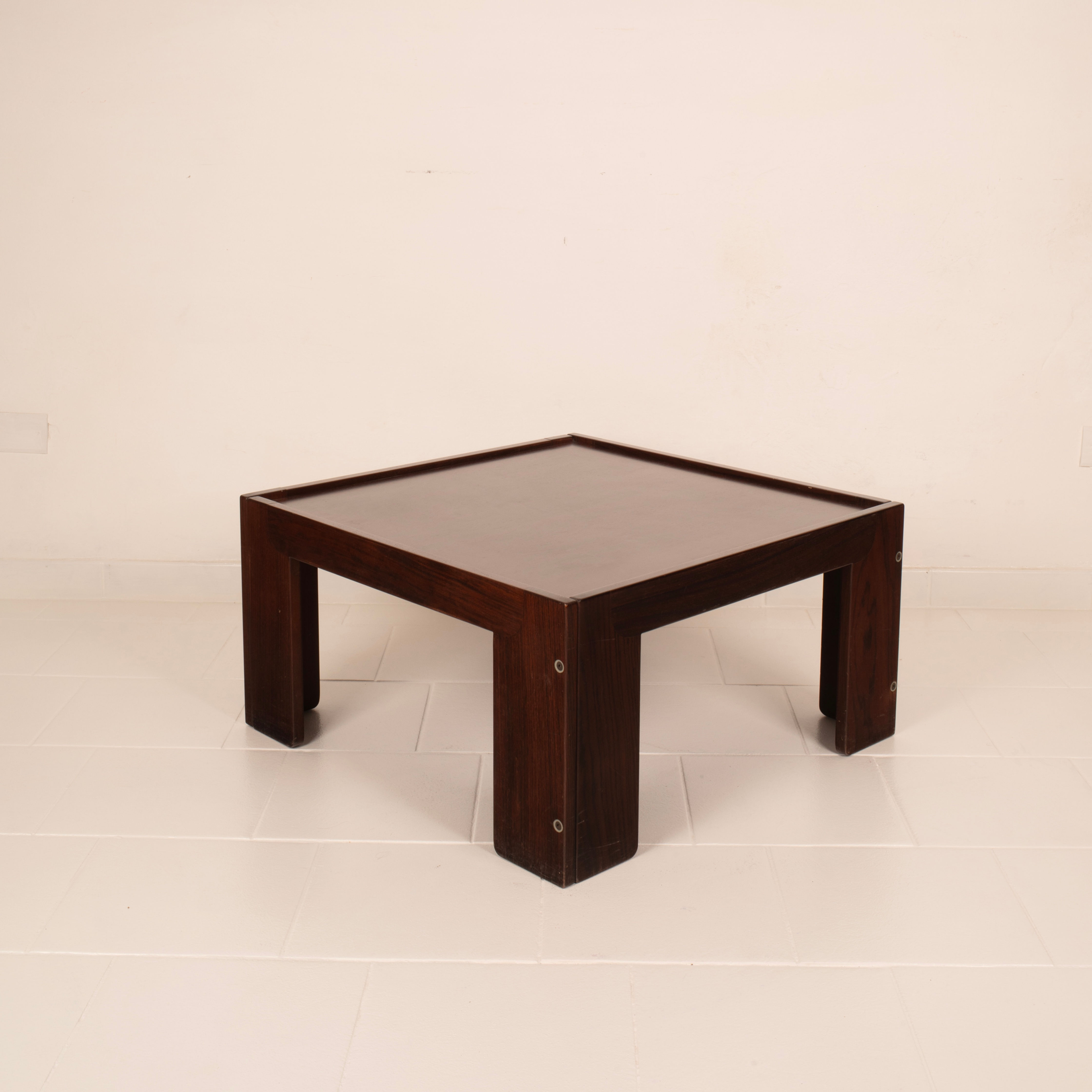 Tavolino "771" di Afra e Tobia Scarpa per Cassina 1960