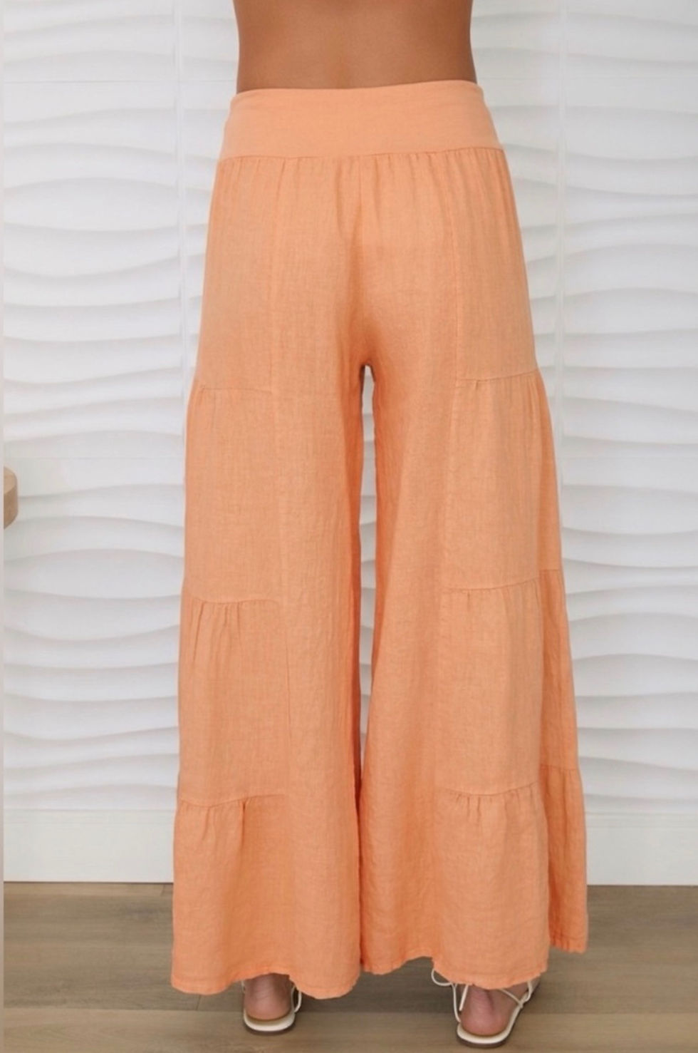 Thumbnail: Milio Milano Tiered Linen Pants in Salmon
