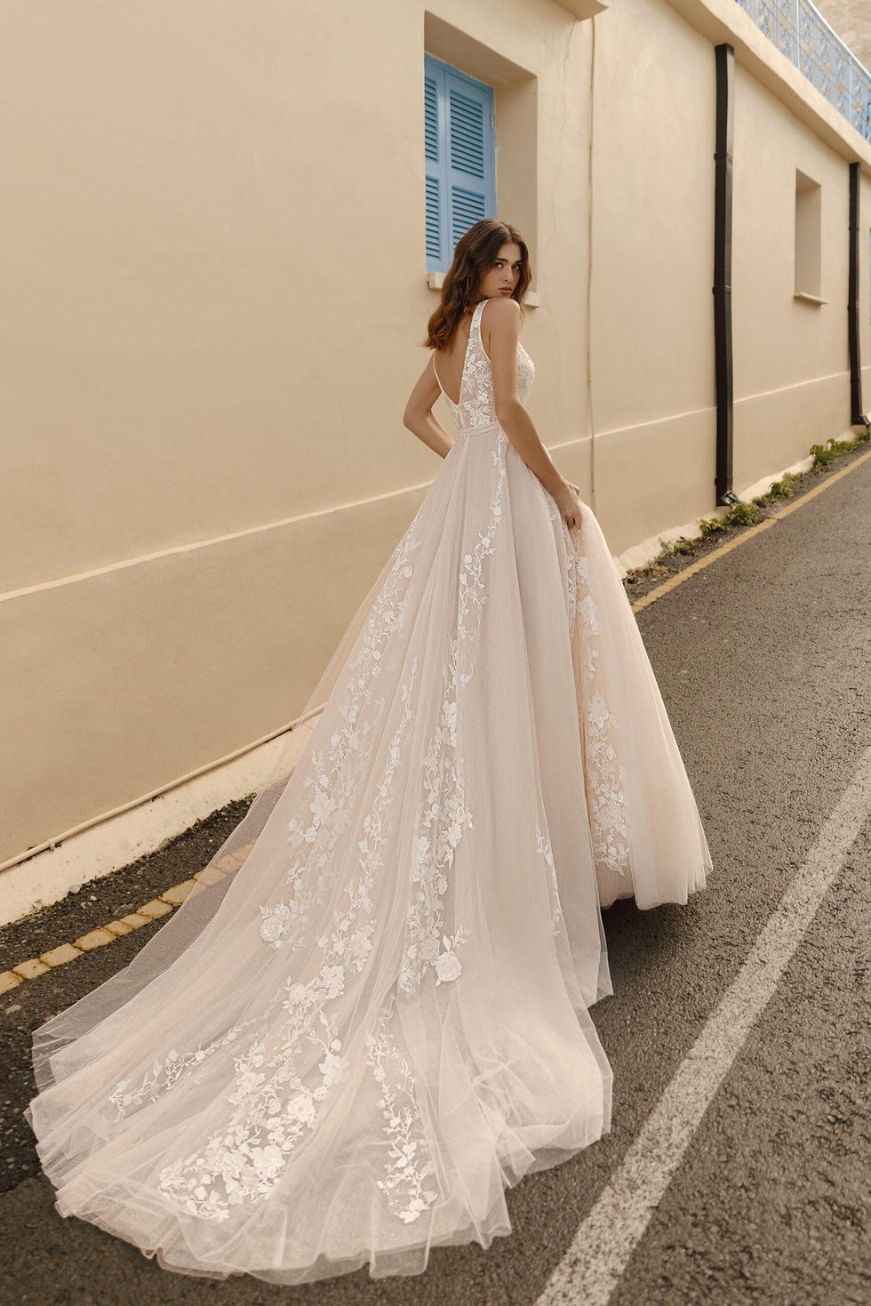 Laura - Sheer Sleeveless Tulle Cape Gold Mesh Mermaid Wedding Dress