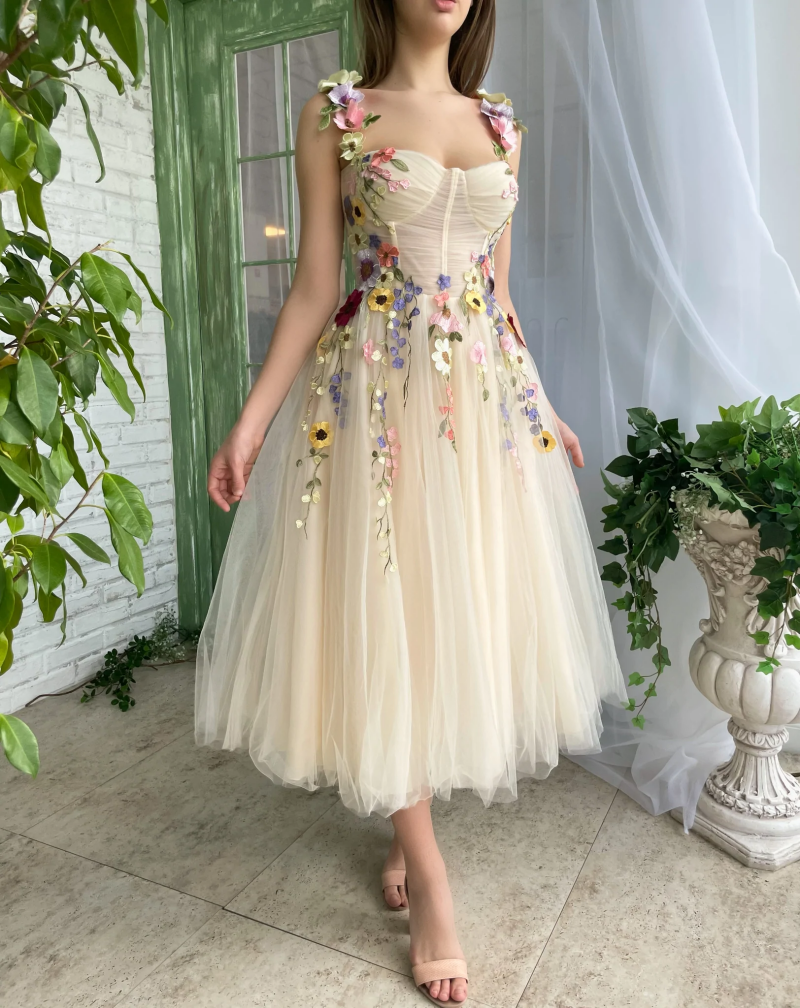 Thumbnail: Women  3D Flowers Spaghetti Straps A-line Wedding Gown
