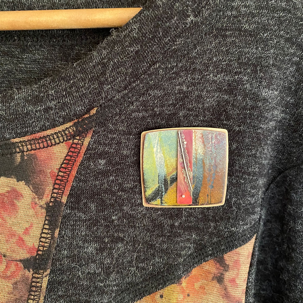Thumbnail: Enamel brooch/pendant