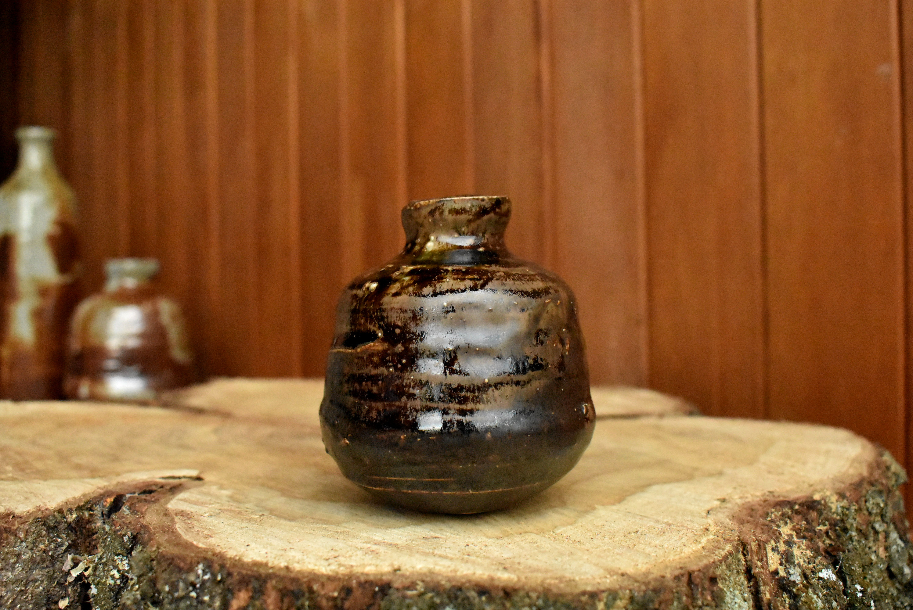 Black bud vase