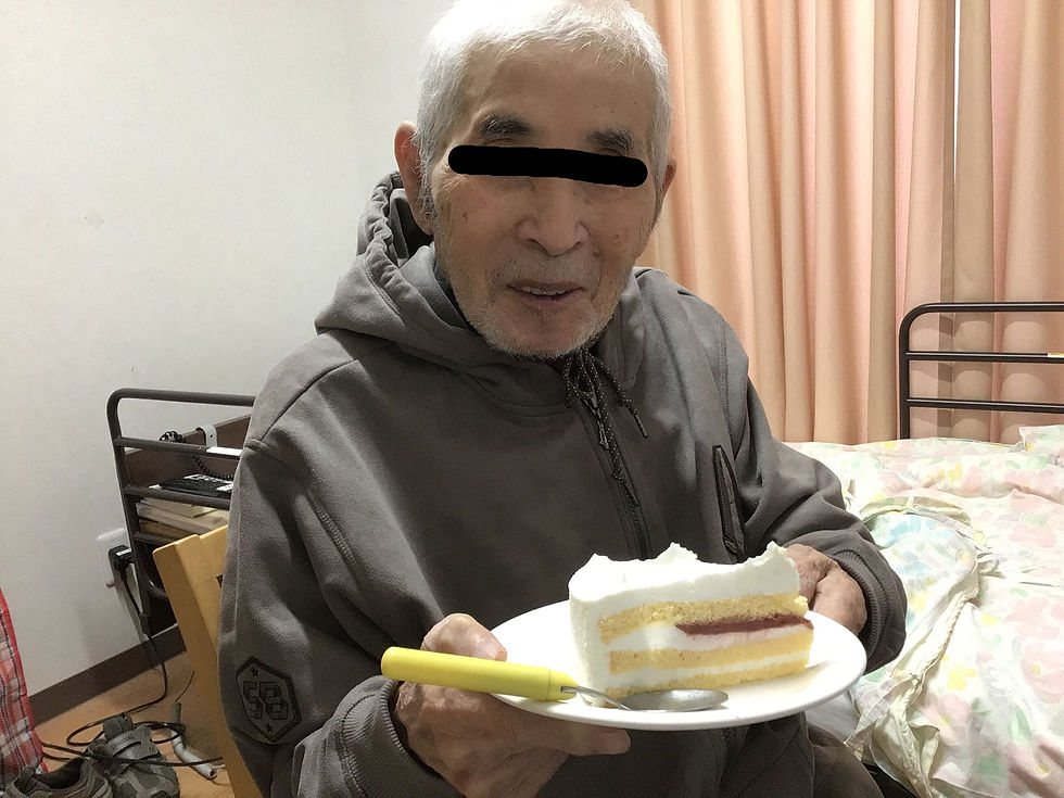 １０月３１日誕生日の入居者様です。おめでとうございます！