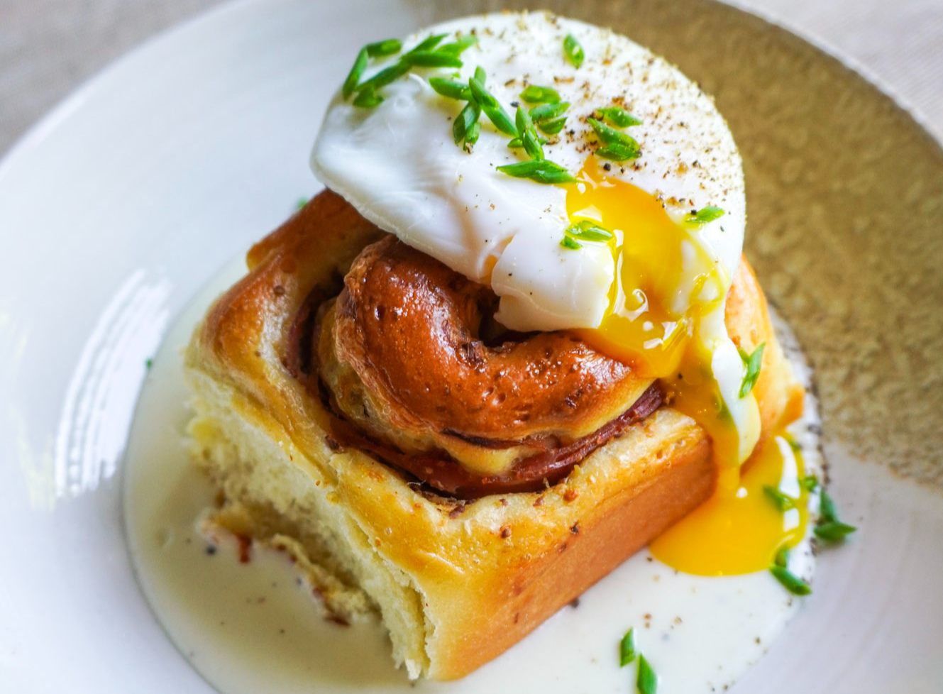 On revisite le croque-monsieur. Une belle option pour recevoir qui se prépare à l'avance et qui impressionne. Une recette digne d'un bistro!