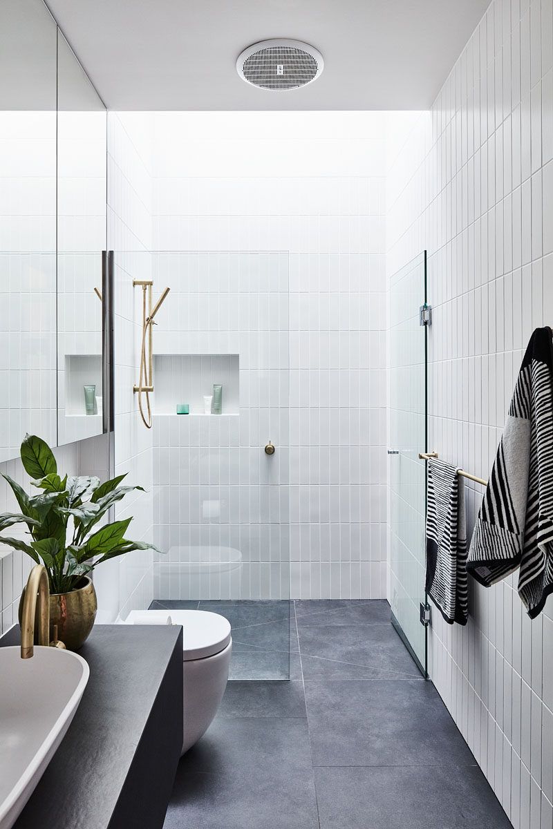 bright airy bathroom lighting