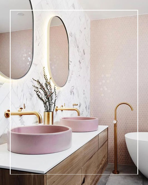 smart use of colour in ensuite