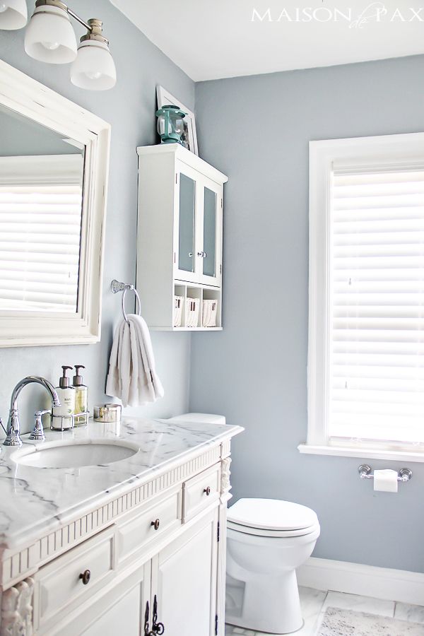 clever use of colour in bathroom