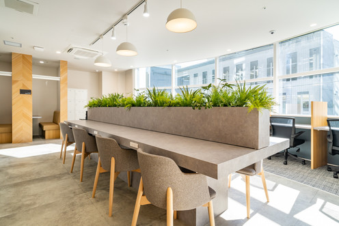 コワーキングスペース,店舗撮影,施設撮影,建築,施工事例,カメラマン,女性,インボイス,課税事業者