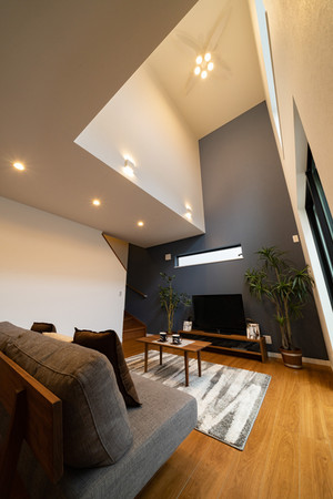 竣工写真,施工事例,女性カメラマン,撮影,建築,新築,注文住宅,吹き抜け,課税事業者,神奈川