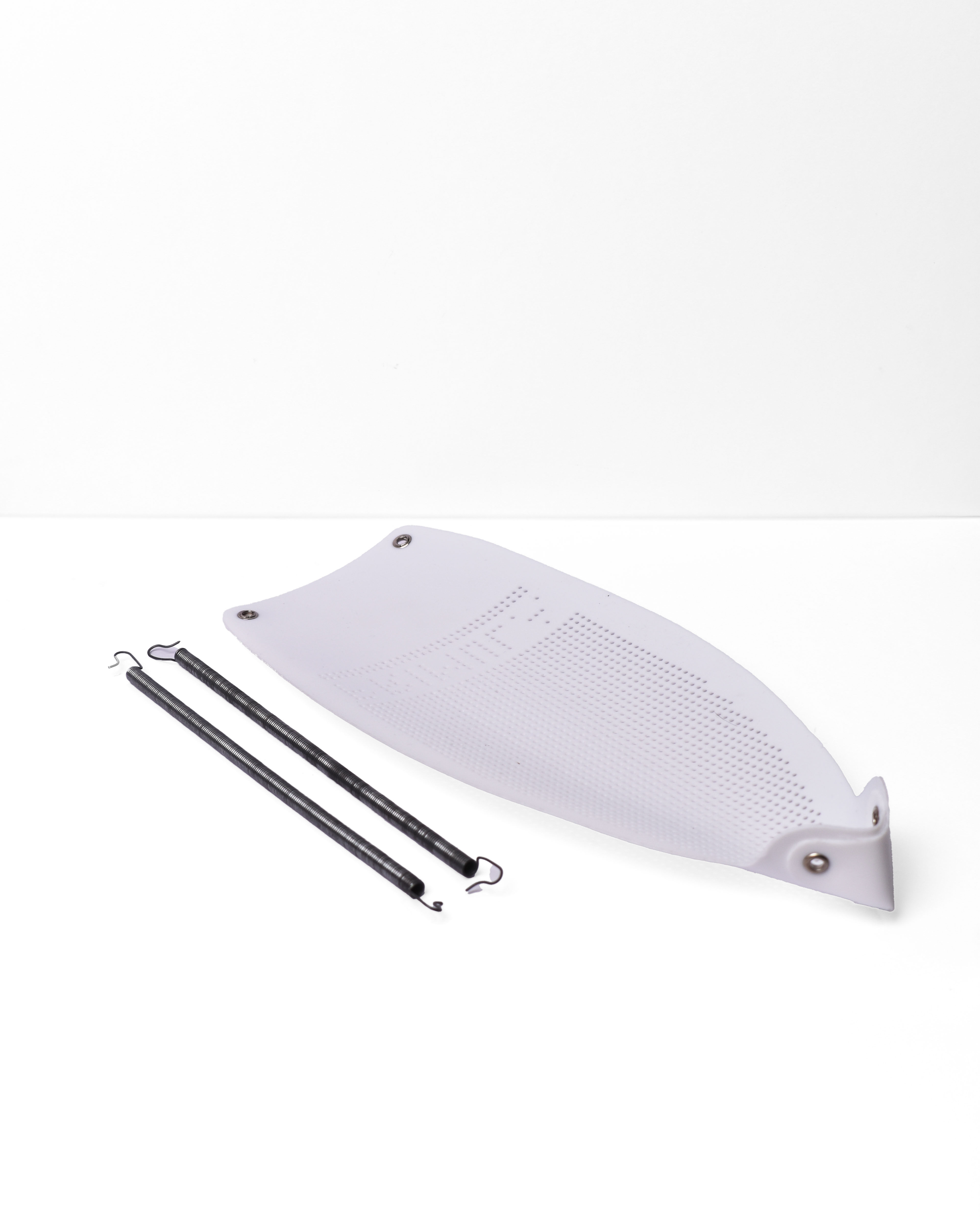 Προστατευτική λευκή πλάκα σιδερώματος με διάτρητες τρύπες ατμού και 2 μεταλλικά ελατήρια