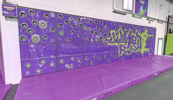 Miniatura: Muro interactivo trailblazer