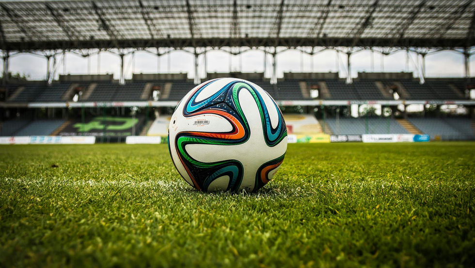 Construcción llave en mano de campos de fútbol: soluciones completas de Globo Turf.
