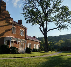 Ravenswood Mansion in Marcella Vivrette Smith Park in Brentwood, Tennessee.jpg